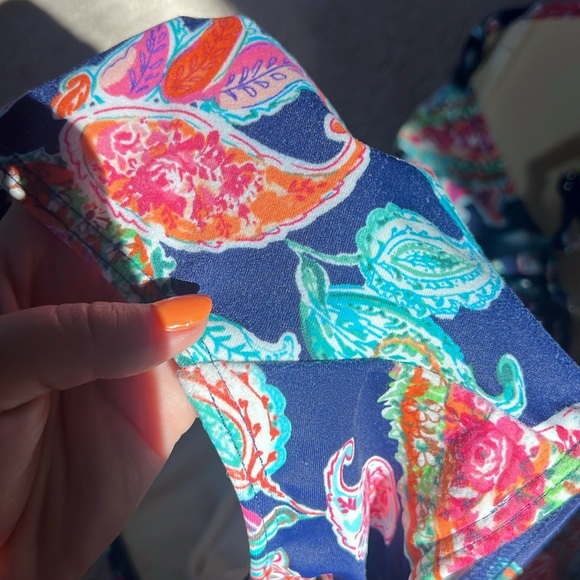 Miraclesuit Amici V-neck One Piece Swimsuit - Picture 10 of 11